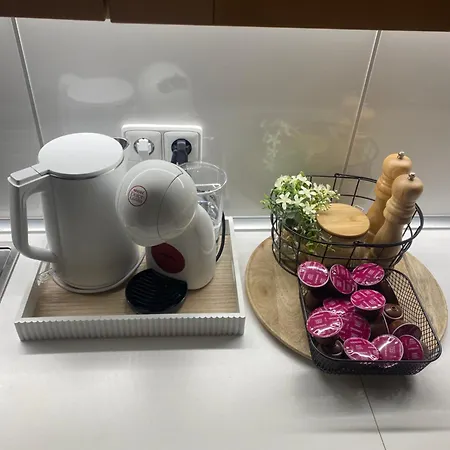 Apartment Spacious Near Center With Balcony And Garage Parking *