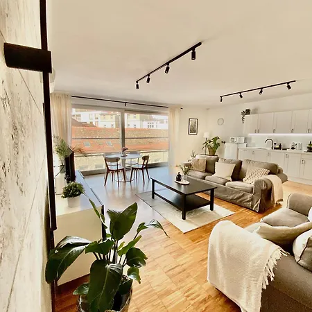 Spacious Near Center With Balcony And Garage Parking Apartment