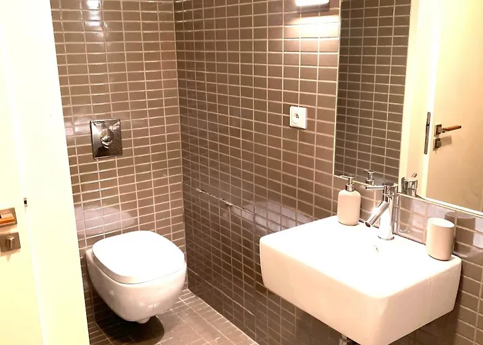 Apartament Spacious Near Center With Balcony And Garage Parking *