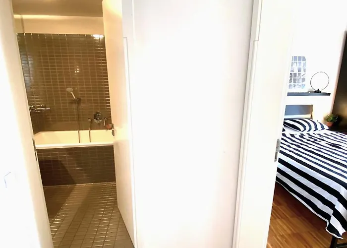 Spacious Near Center With Balcony And Garage Parking *
