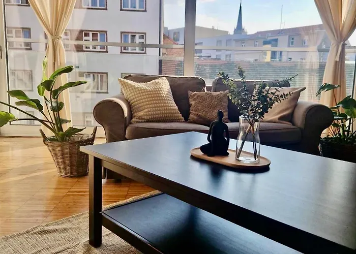 Spacious Near Center With Balcony And Garage Parking Apartament Praga