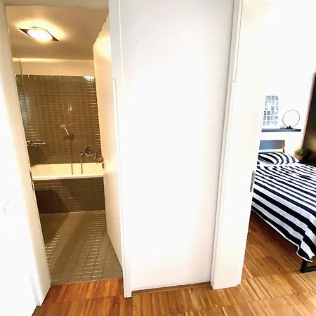 Spacious Near Center With Balcony And Garage Parking *